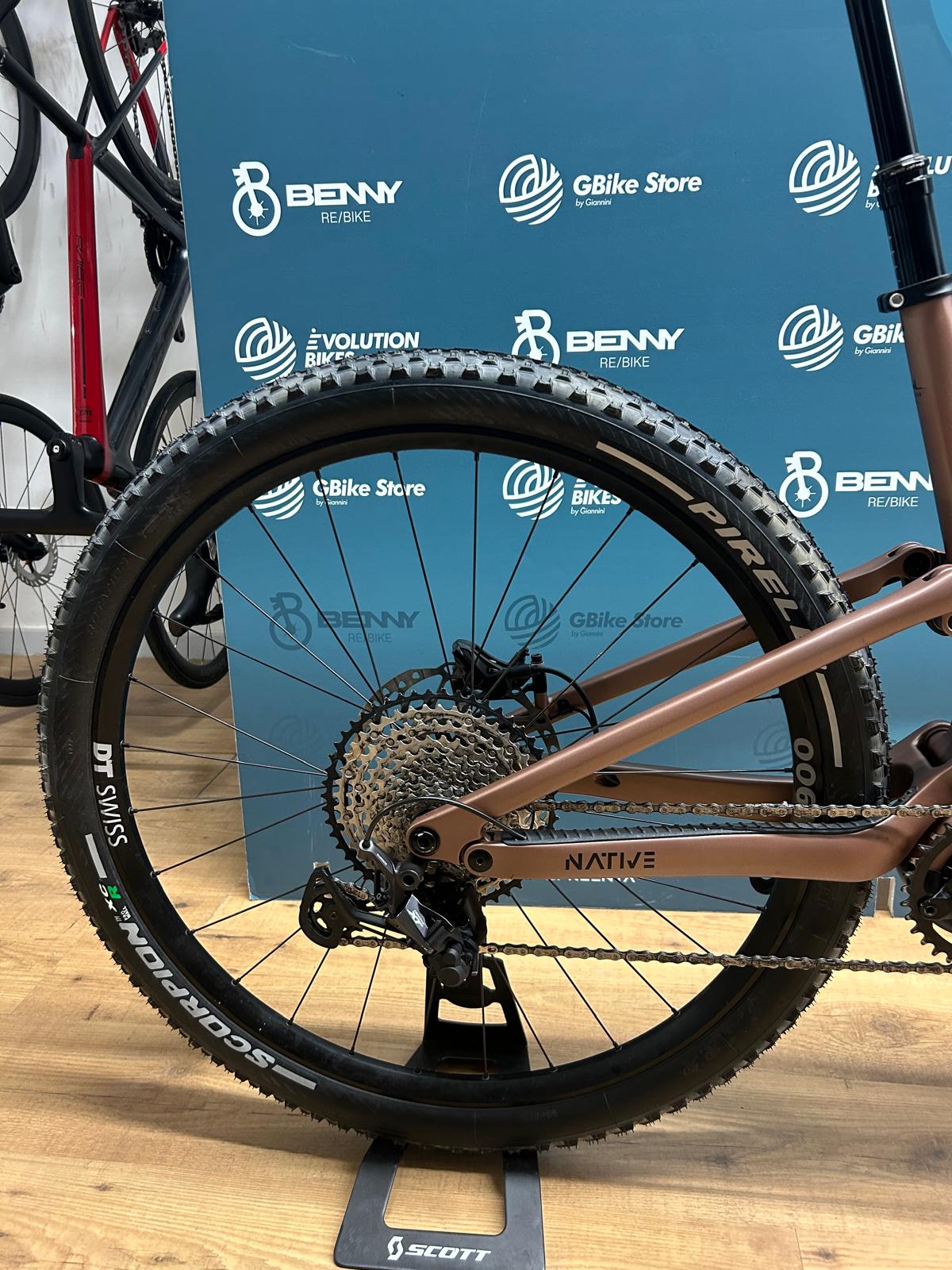 Megamo Native 10 Taglia L - Usata