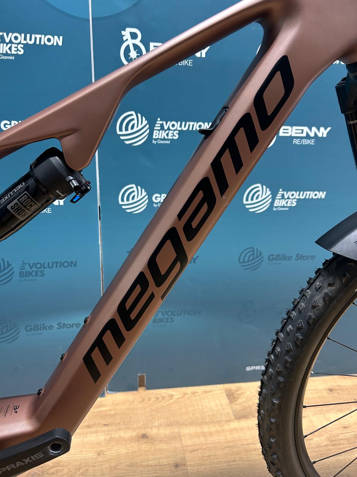 Megamo Native 10 Taglia L - Usata