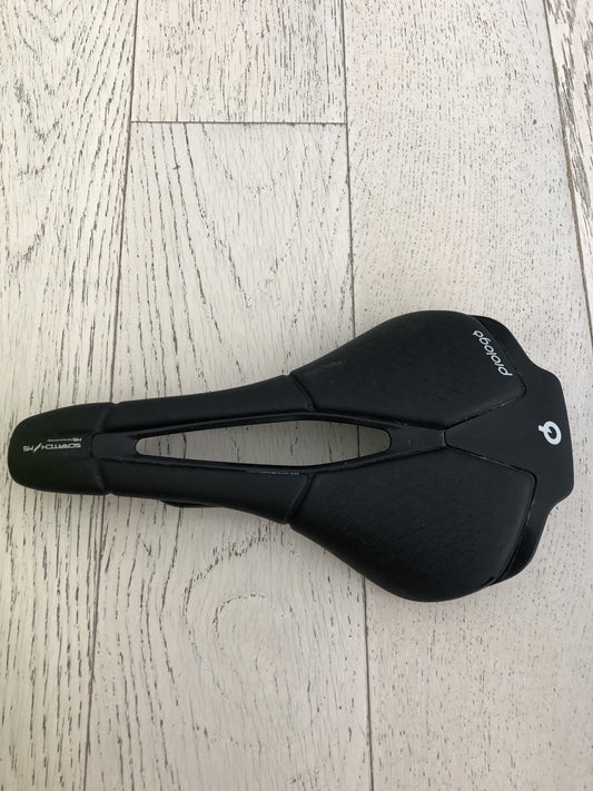 Sella Prologo Scratch M5 PAS rail NAC carbonio 140