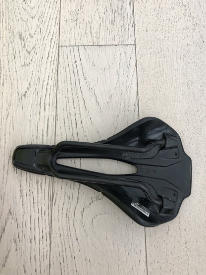 Sella Prologo Scratch M5 PAS rail NAC carbonio 140