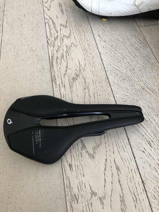 sella prologo Nago R4 PAS rail NAC (carbonio)