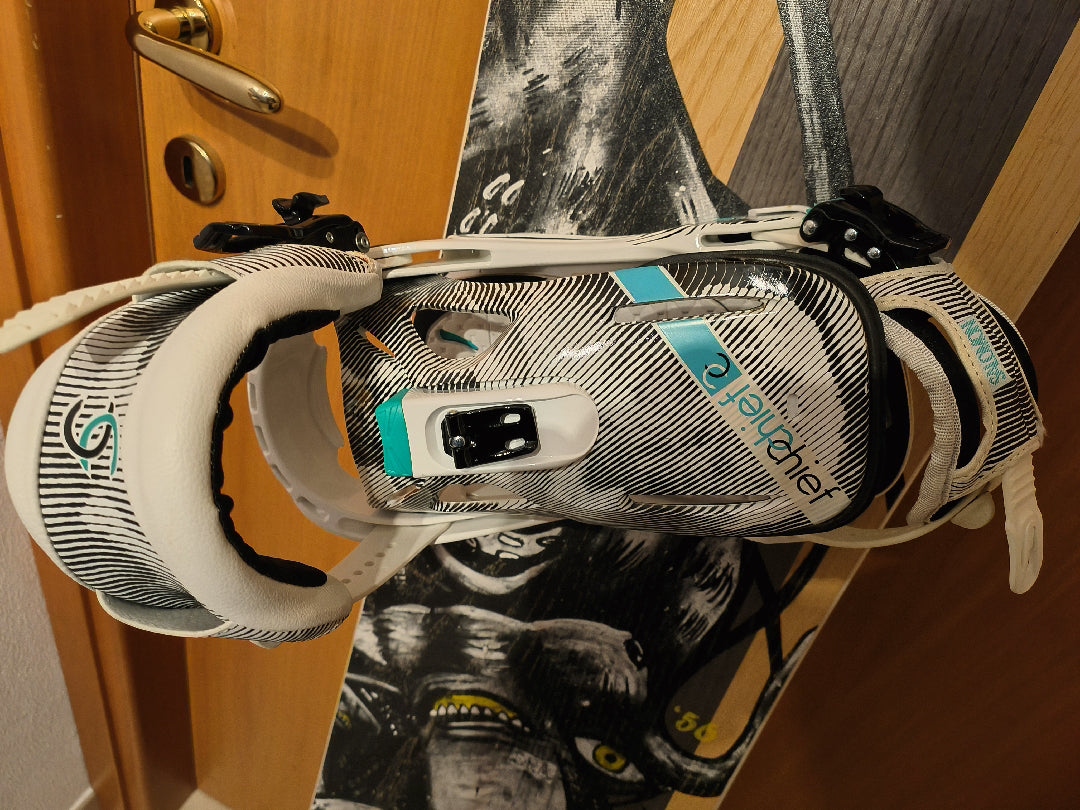 Tavola snowboard yes-pickyourline 156cm usata