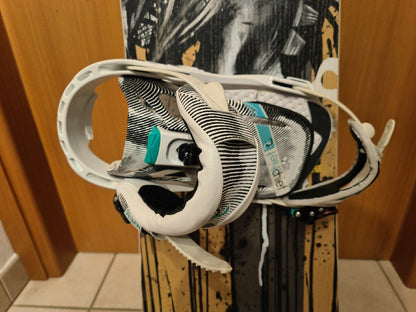 Tavola snowboard yes-pickyourline 156cm usata