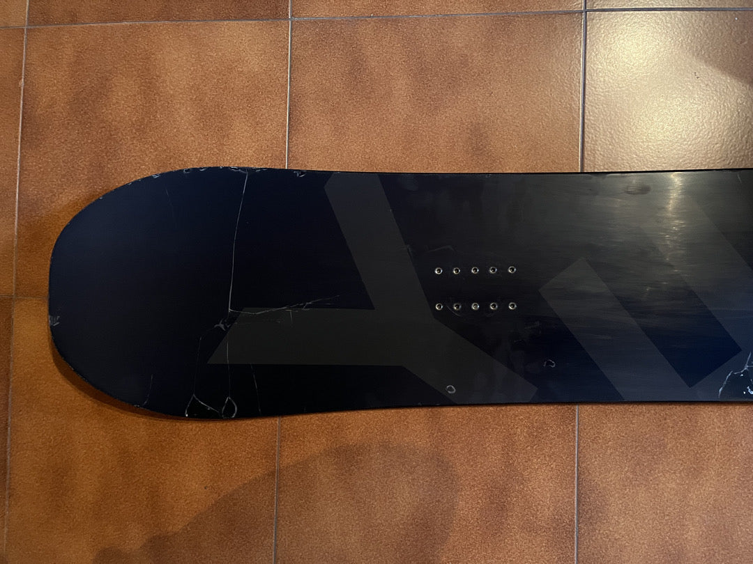 Tavola da snowboard YES The Basic 154cm usata (no attacchi)