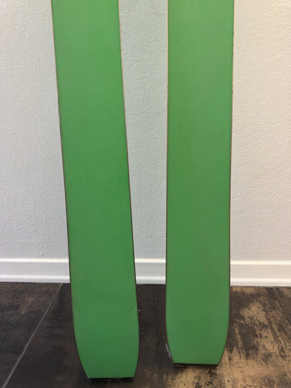 Sci freeride Black Crows Navis 173.4 cm r19 usati