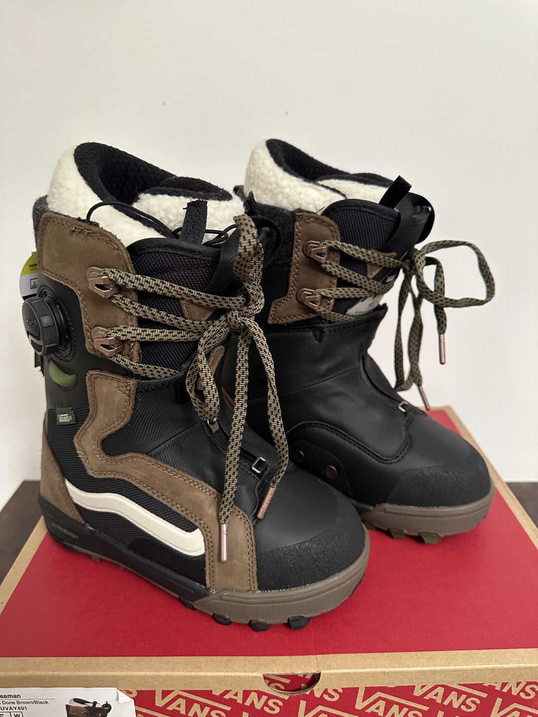 scarponi snowboard donna Vans Hana Beaman tg. 35 nuovi