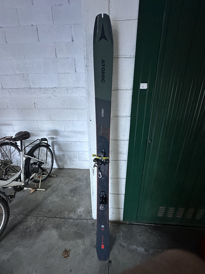 Sci da scialpinismo Atomic Backland 185 cm + attacchi Atomic e pelli