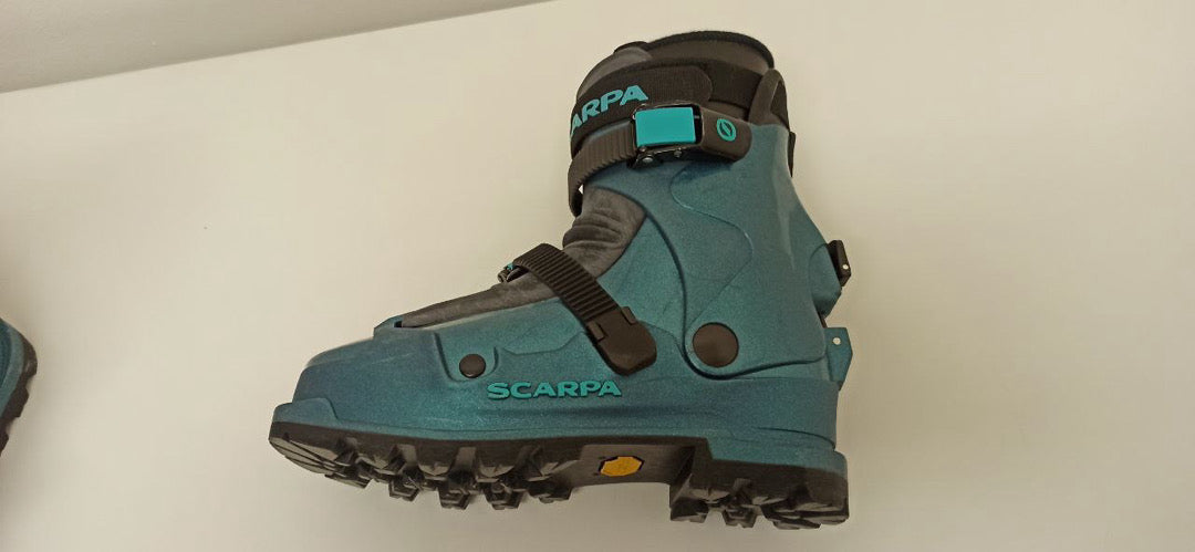 Set alpinismo vintage usato sci Hagan 190 + Scarpa 42 + pelli