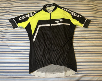 set maglia e pantaloncini Gist L