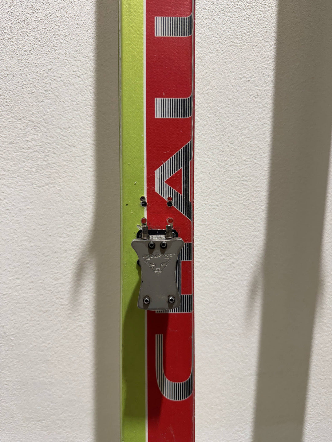 sci sci alpinismo con attacchi e pelli di foca