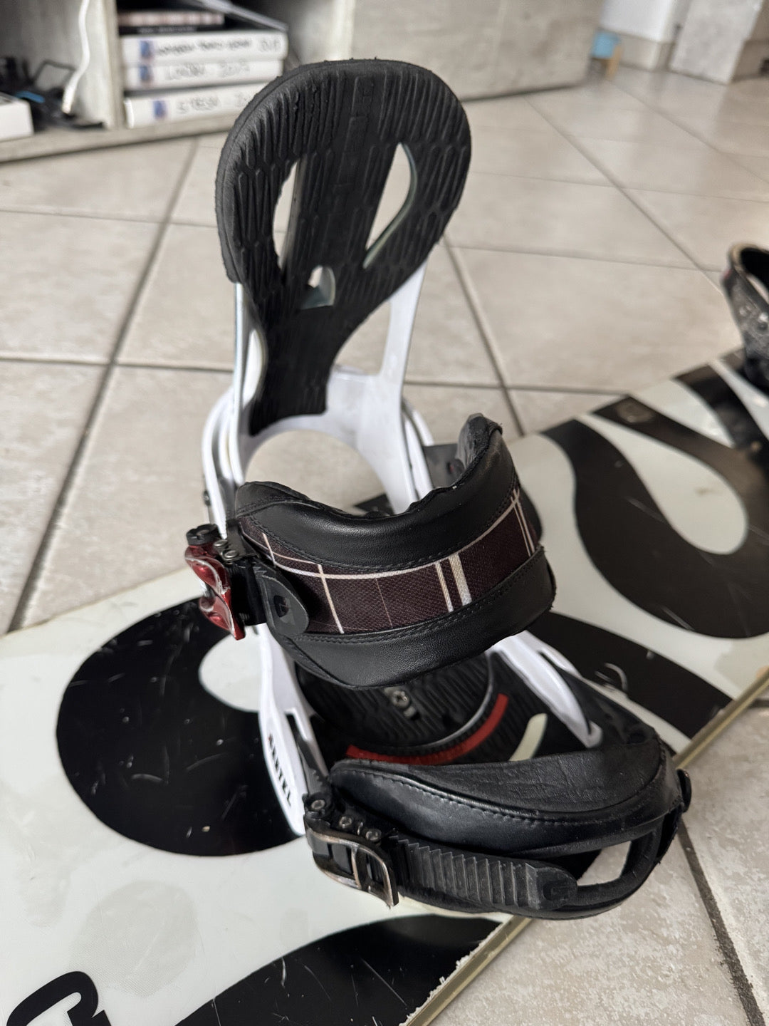 Tavola snowboard Burton Custom 158cm usata + Attacchi Burton Cartel