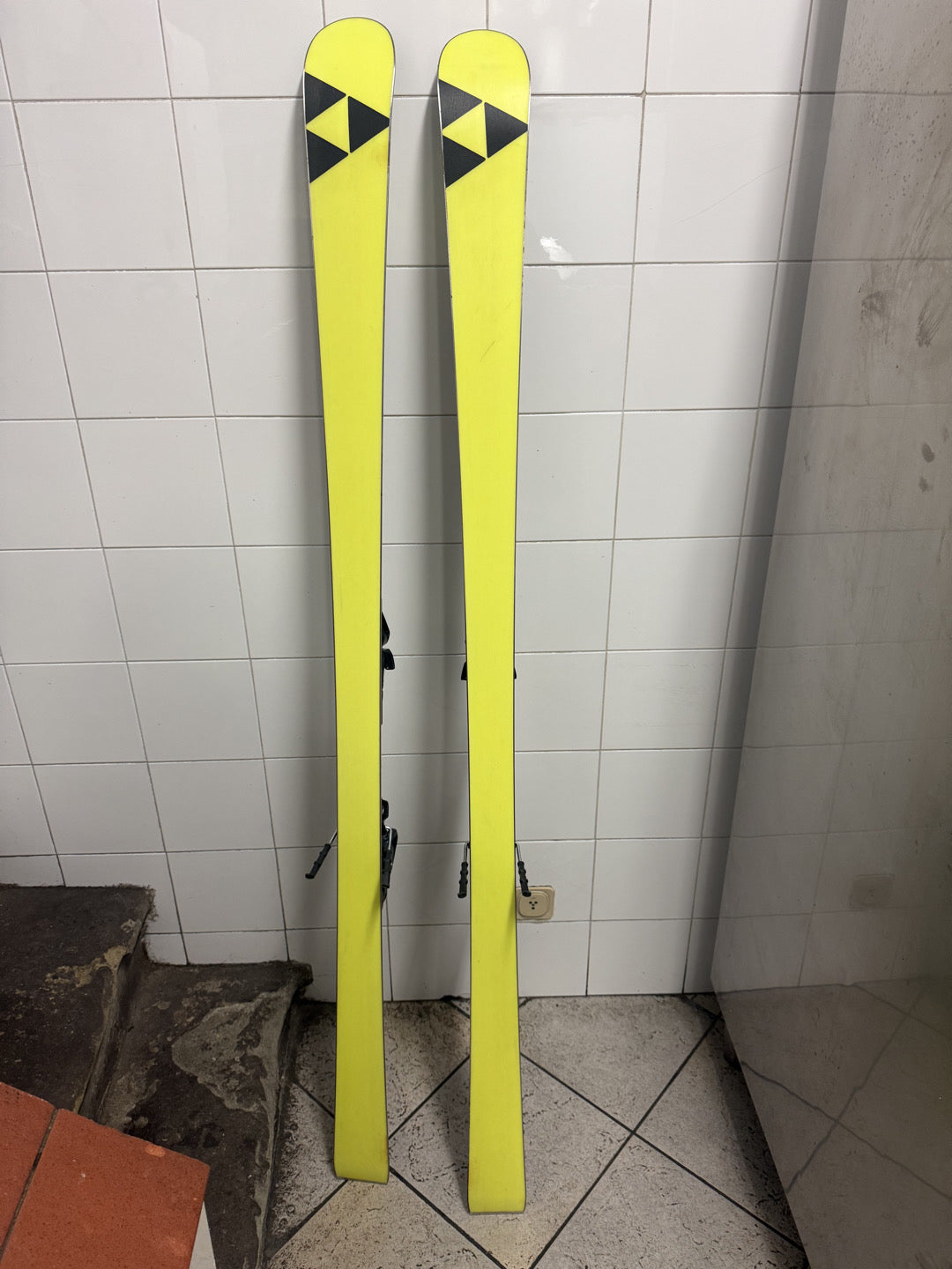 sci Fischer RC 175cm r18 usati