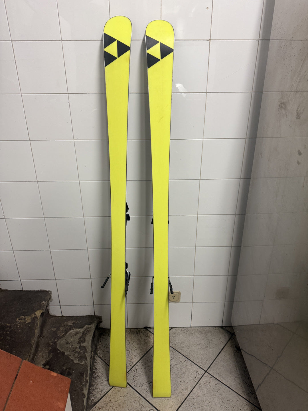 sci Fischer RC 175cm r18 usati
