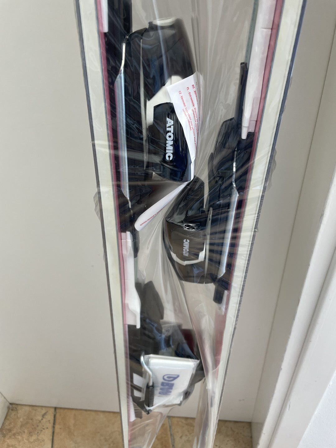 Sci BWT 175cm nuovo + bastoncini