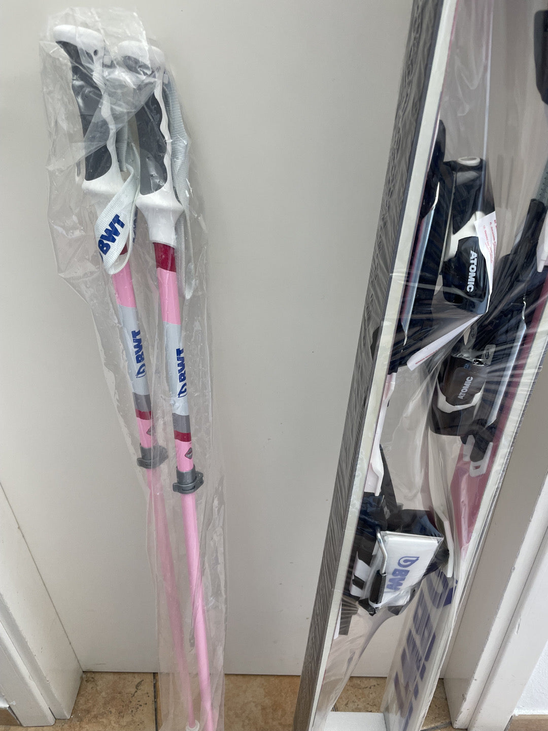 Sci BWT 175cm nuovo + bastoncini