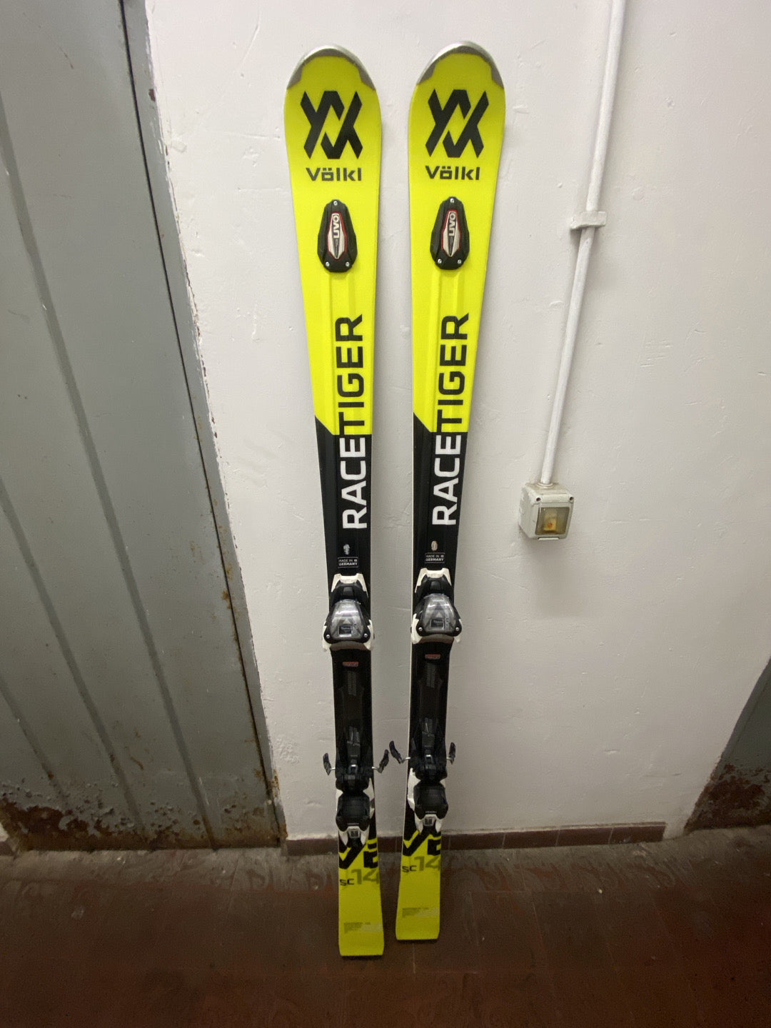 Sci Völkl Racetiger SC 165 cm attacchi Marker usa