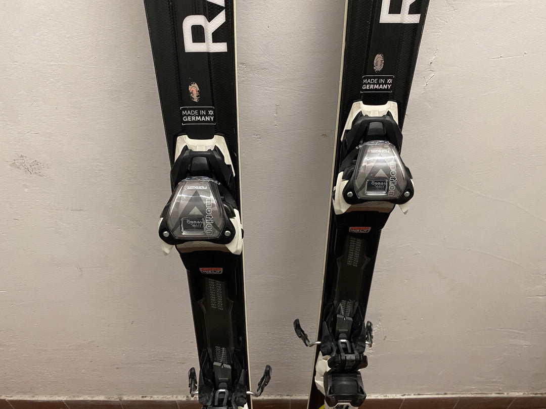 Sci Völkl Racetiger SC 165 cm attacchi Marker usa