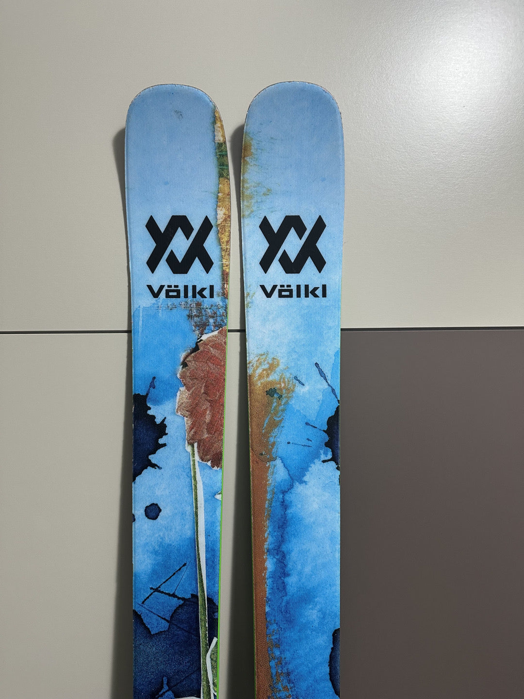 Sci freestyle/freeride Volkl Revolt 84 174cm usati