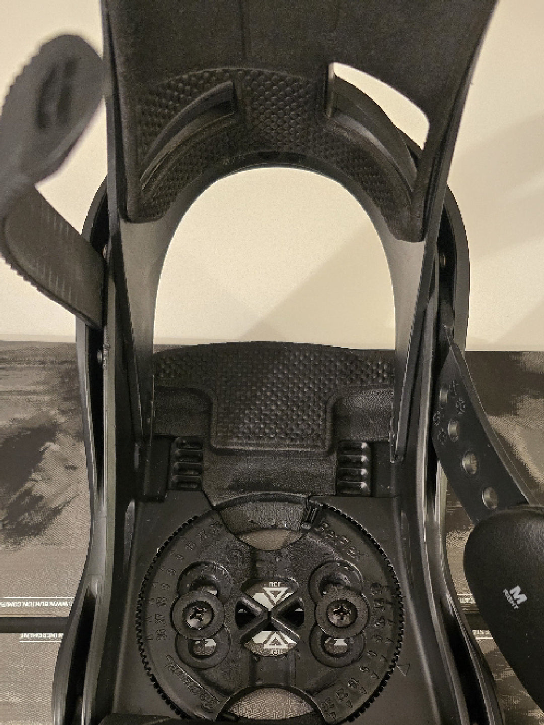 Attacchi tg. M e scarponi tg. 42 snowboard Burton usati