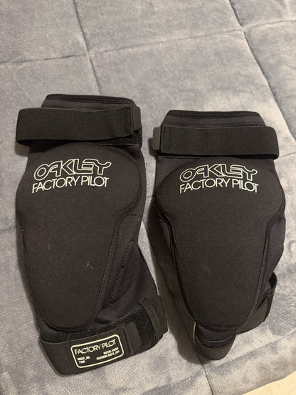 Ginocchiere protezione bici Oakley tg. L/XL usate