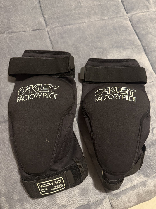 Ginocchiere protezione bici Oakley tg. L/XL usate