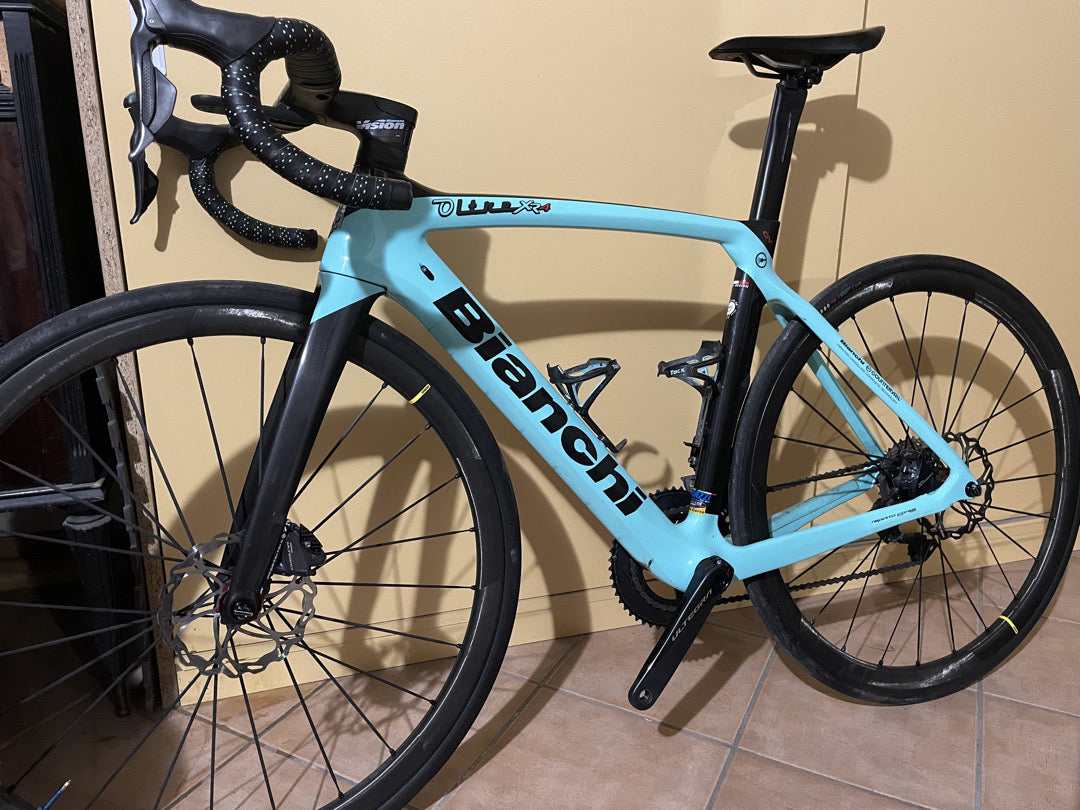Bianchi XR4 tg 53 ultegra Di2 ruote mavi usata