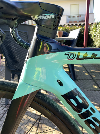 Bianchi XR4 tg 53 ultegra Di2 ruote mavi usata