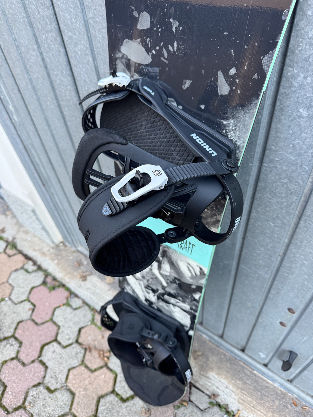 Snowboard Salomon 158 cm + Attacchi + Scarponi Edge tg. 45 usati