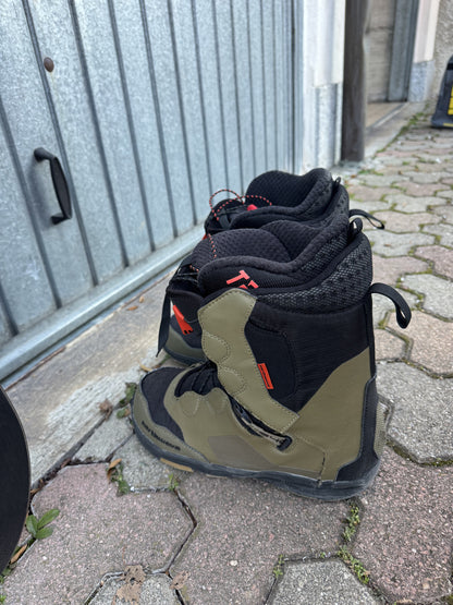 Snowboard Salomon 158 cm + Attacchi + Scarponi Edge tg. 45 usati