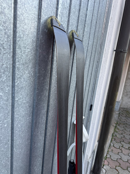 Sci Atomic carving 160cm + attacchi LOOK + bastoncini usati