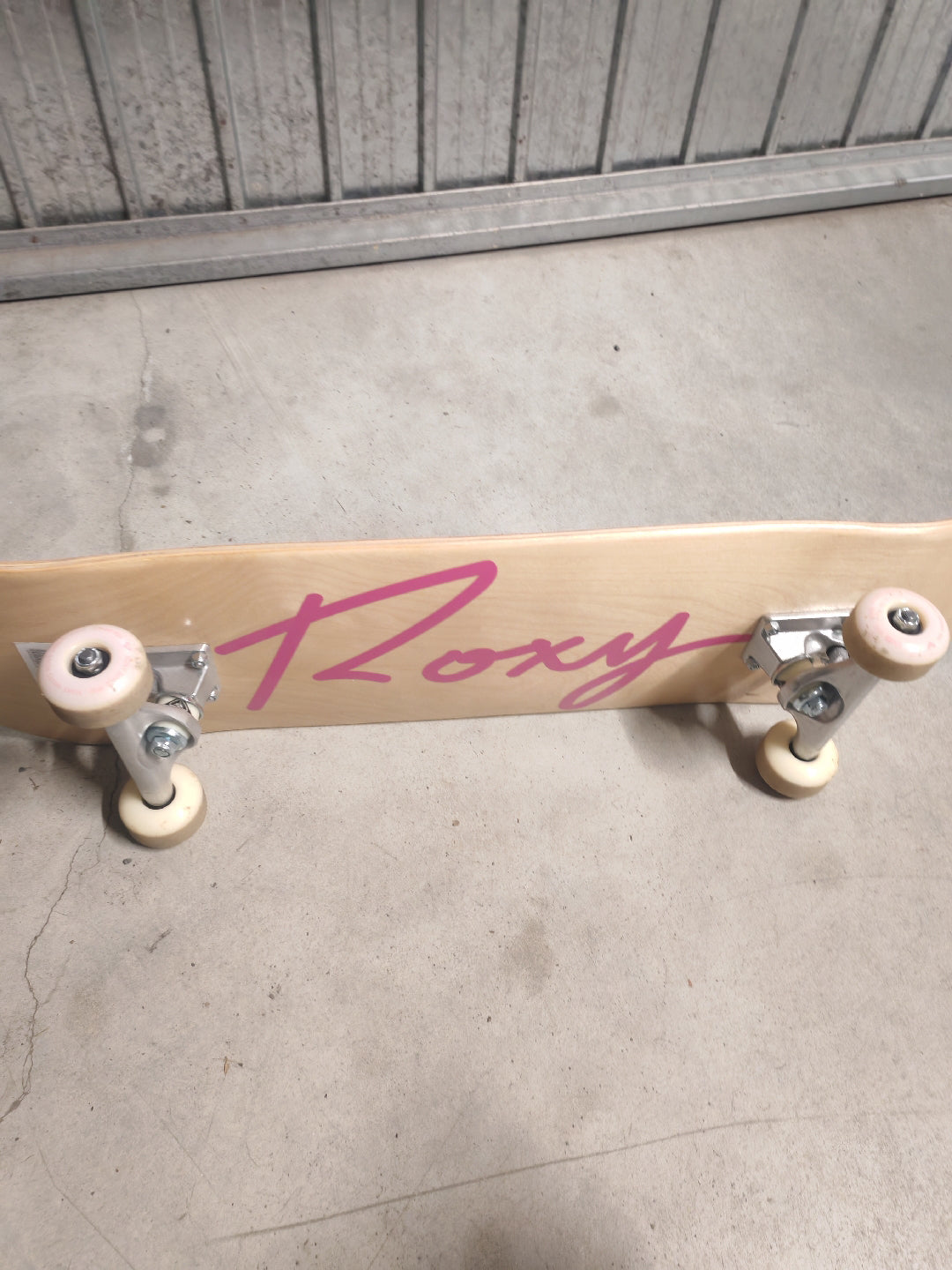 skateboard Roxy