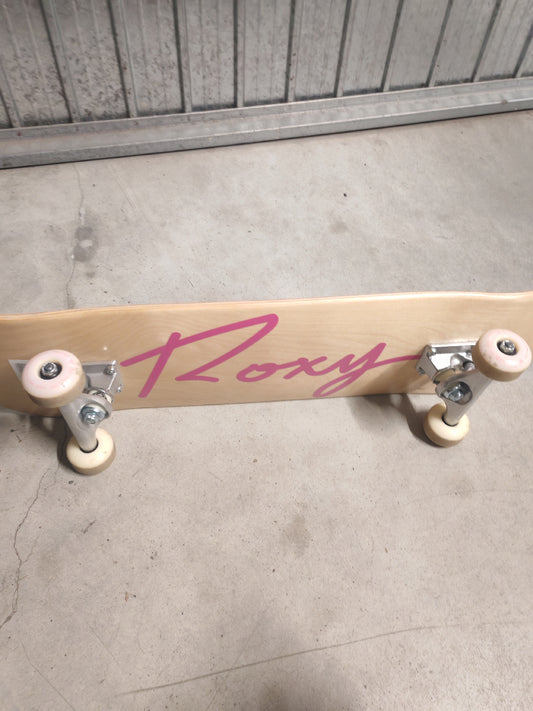 skateboard Roxy