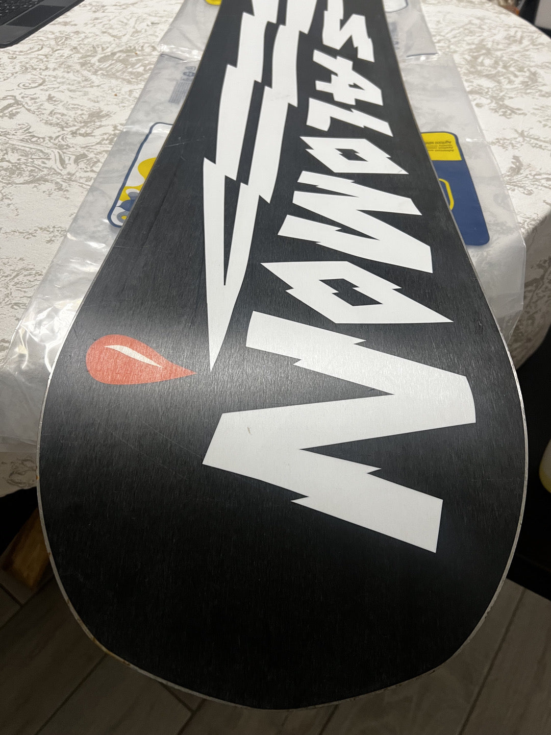Snowboard Salomon Assassin 155 e Flux DMCC light M/L usato