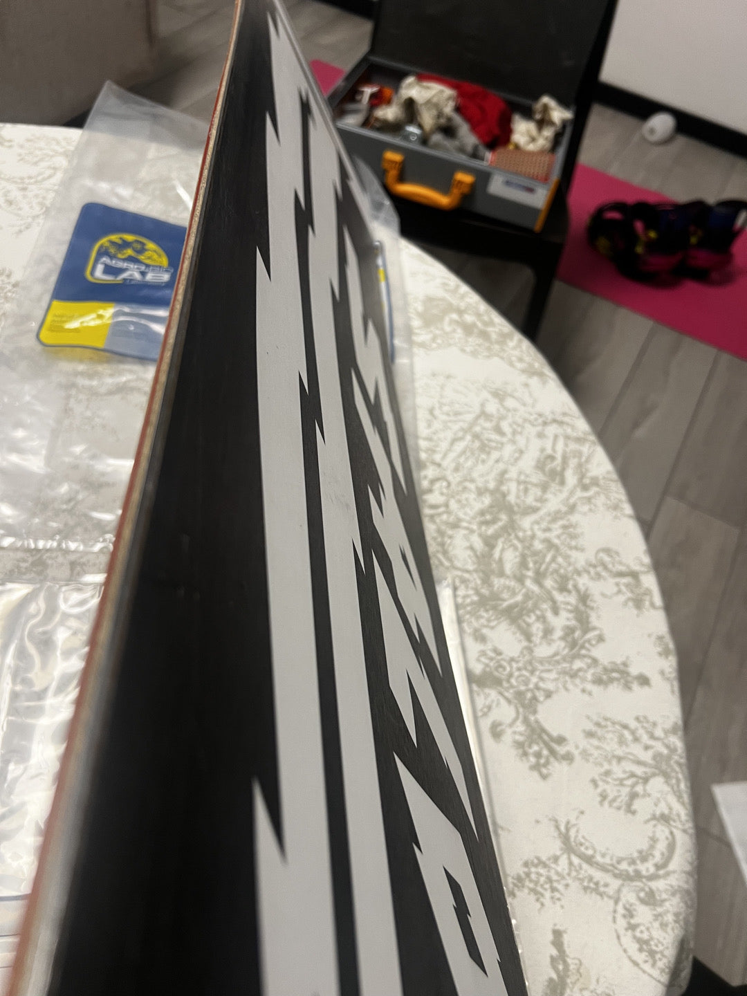 Snowboard Salomon Assassin 155 e Flux DMCC light M/L usato