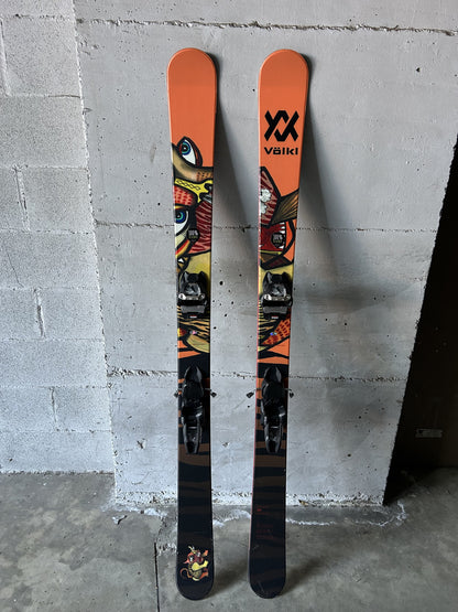 Sci freestyle Volkl Revolt 95  2022 157cm + marker Squire 11 usati