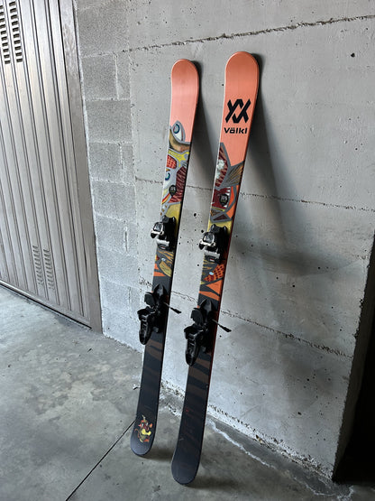 Sci freestyle Volkl Revolt 95  2022 157cm + marker Squire 11 usati
