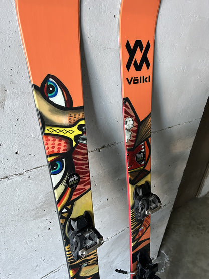 Sci freestyle Volkl Revolt 95  2022 157cm + marker Squire 11 usati