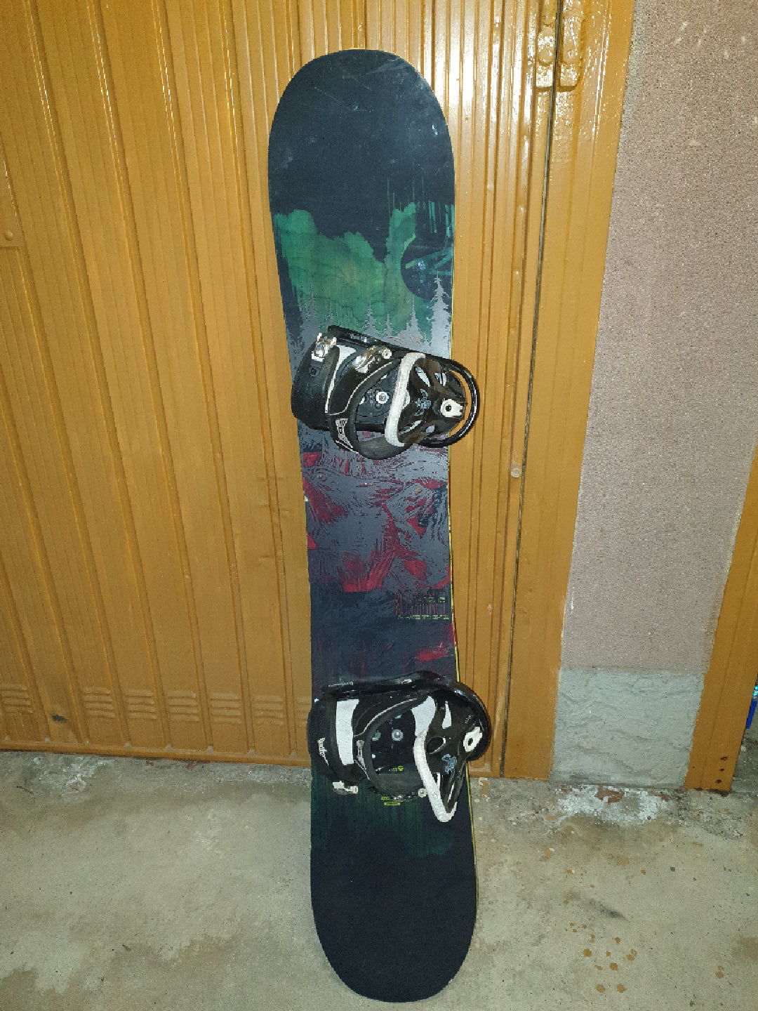 tavola snowboard usata Rossignol Angus + attacchi Burton