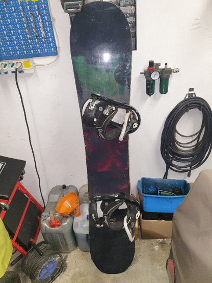 tavola snowboard usata Rossignol Angus + attacchi Burton