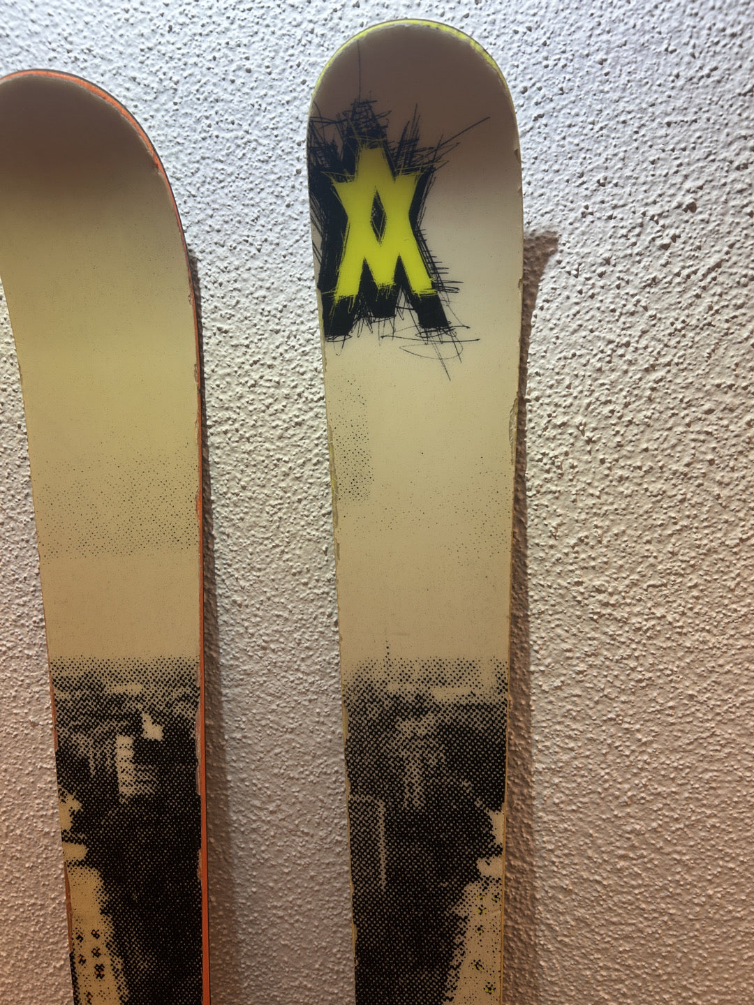 Sci freestyle Volkl Ledge 176cm usati