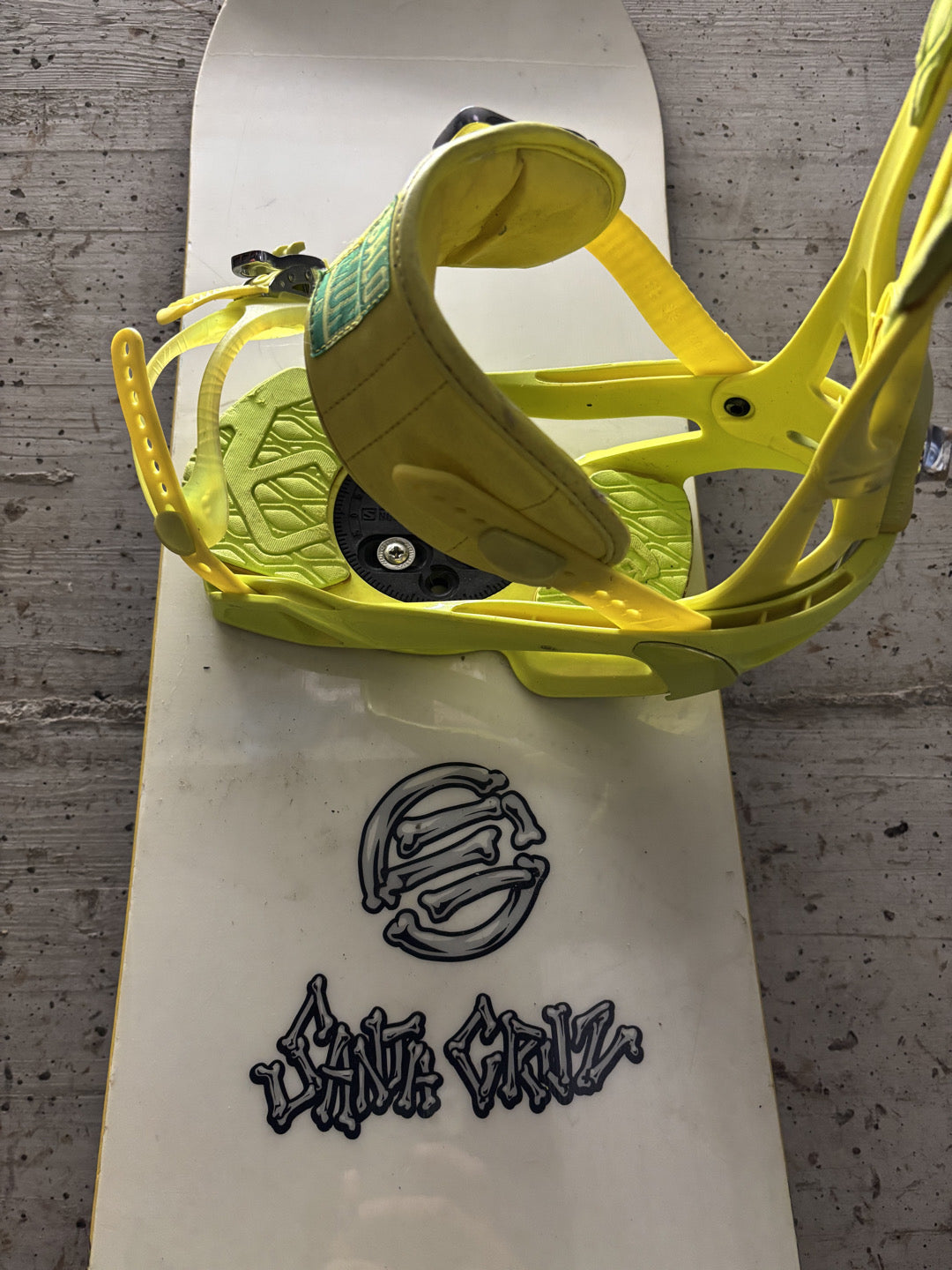 tavola snowboard Santa cruz 157 cm + attacchi Salomon usata