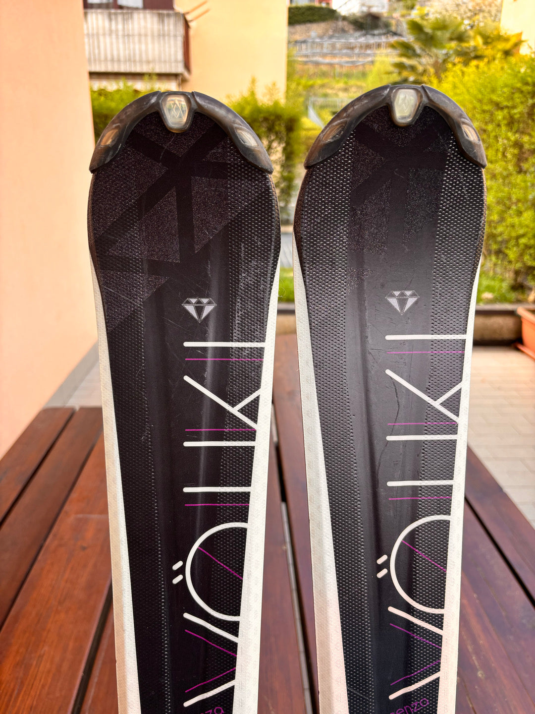 Set completo sci Volkl da donna 153cm r12 usati