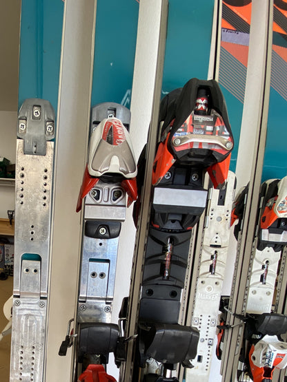3 paia sci Volkl Racetiger DH e 3 paia da SG da gara usati