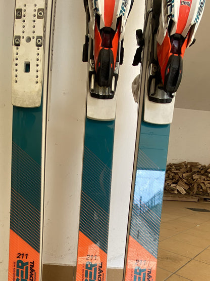 3 paia sci Volkl Racetiger DH e 3 paia da SG da gara usati