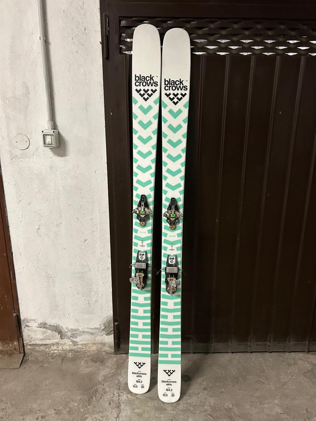 Set Sci freeride/scialpinismo Black Crows Atris 184 cm + pelli usati