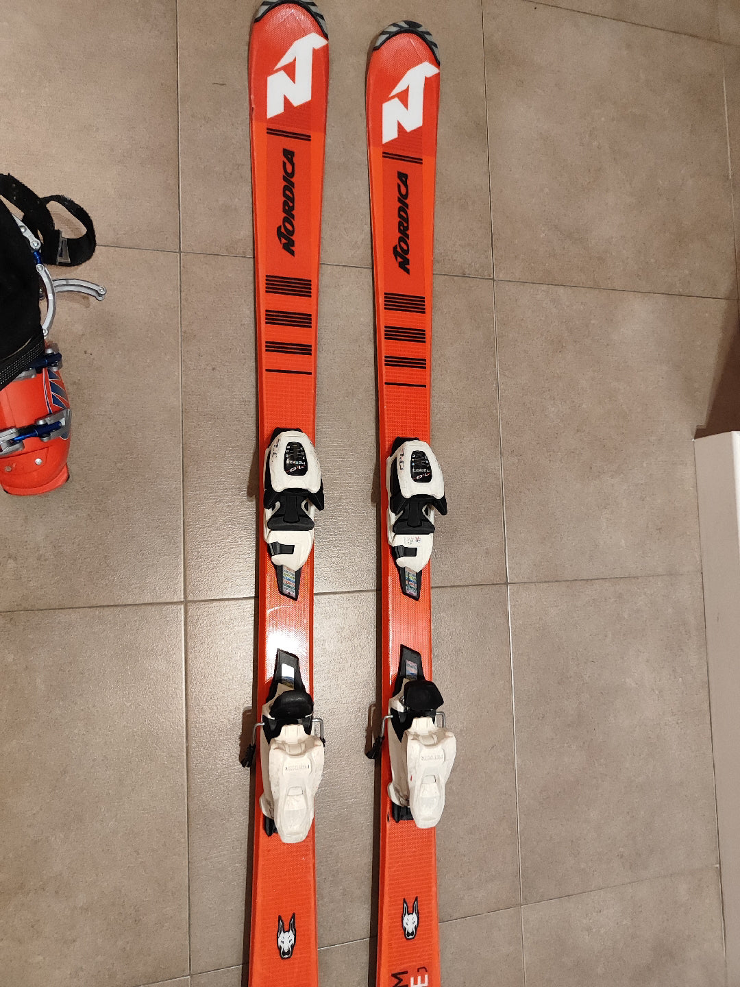 Sci Nordica Team Race 140cm usati