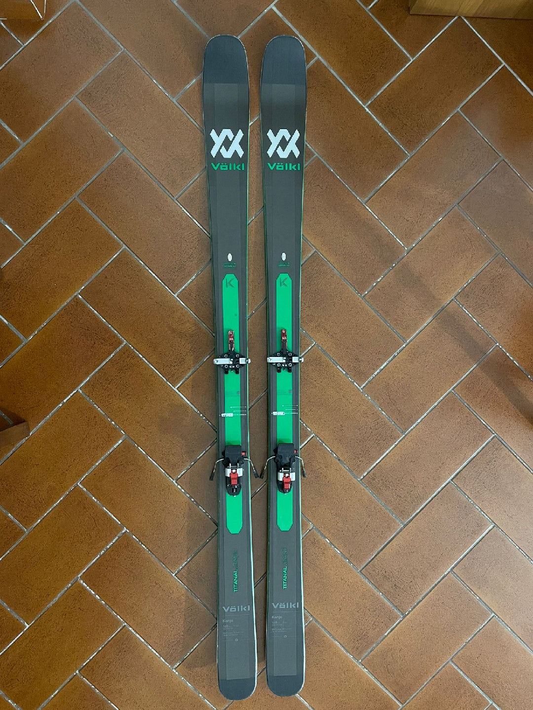 Sci scialpinismo Volkl Kanjo 168cm r17.6 usati