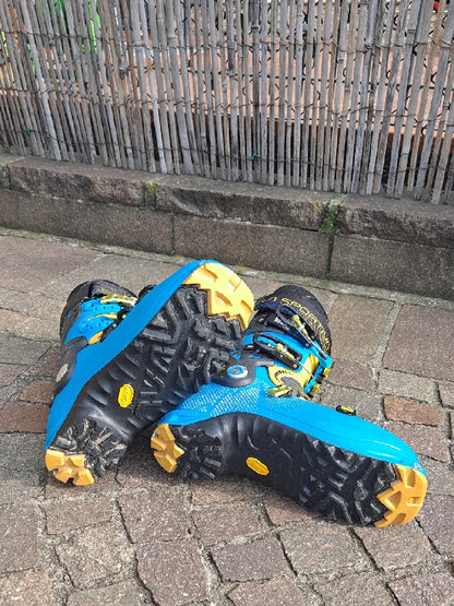 Scarponi da sci alpinismo La Sportiva tg. 25 cm usati