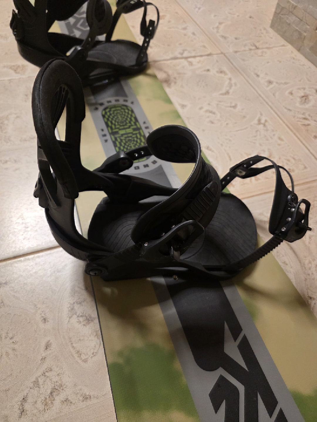 Tavola da snowboard K2 Vandal 137cm + attacchi Union usata