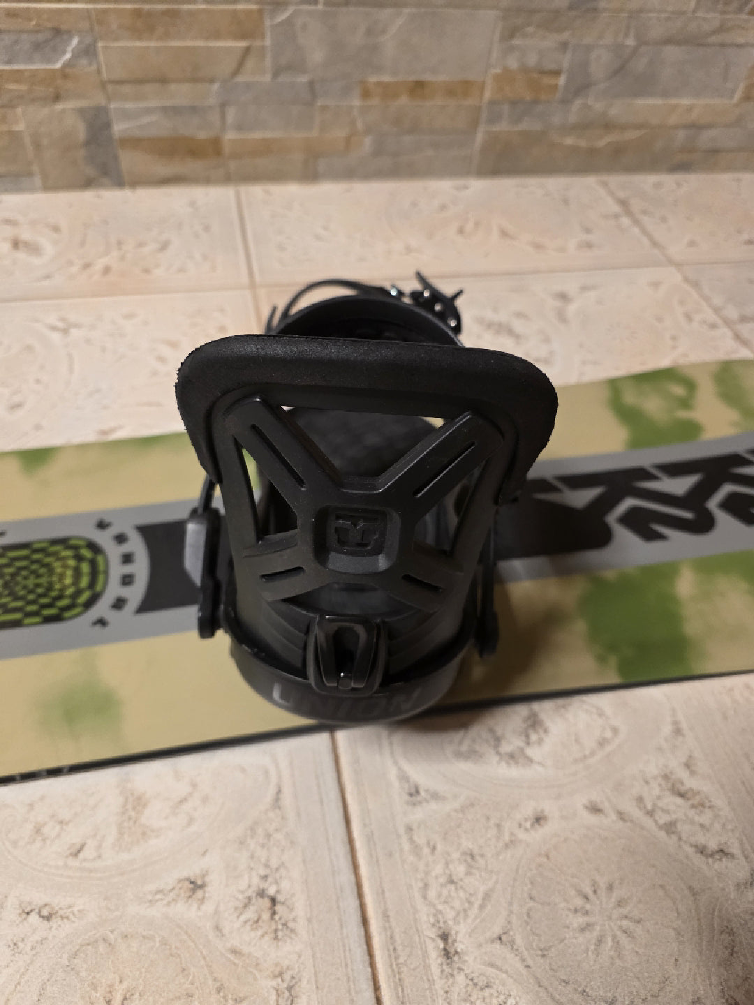 Tavola da snowboard K2 Vandal 137cm + attacchi Union usata